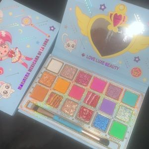 SAILOR MOON EYESHADOW PALETTE
